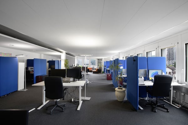 Anschluss an das OeV- und Strassennetz: 420 m2 ausgebaute Bürofläche 4
