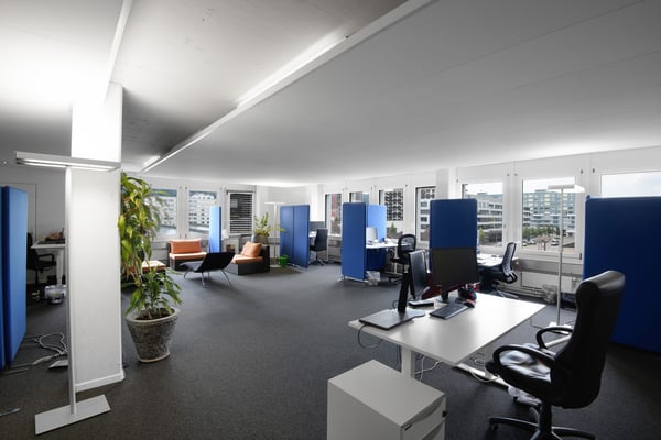 Anschluss an das OeV- und Strassennetz: 420 m2 ausgebaute Bürofläche 3