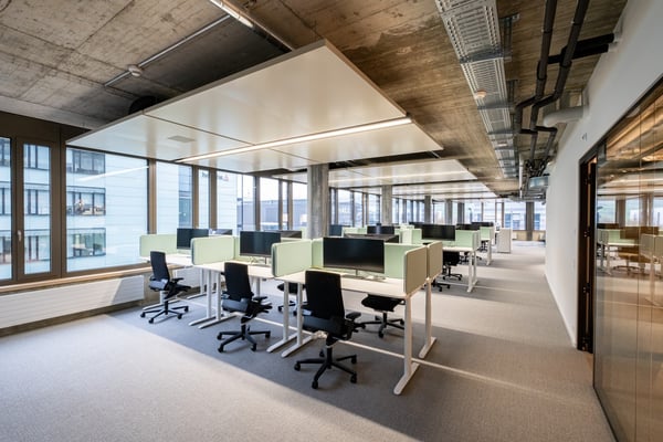 Direkt am Bahnhof Stettbach: 702m² moderne Businessfläche 2