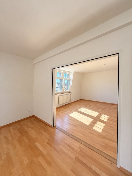 MIETEN OHNE KAUTION - Grosszügige 5-Zimmerwohnung in Zürich 4