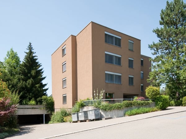 Garagen-Einstellplatz in Bassersdorf zu vermieten 1