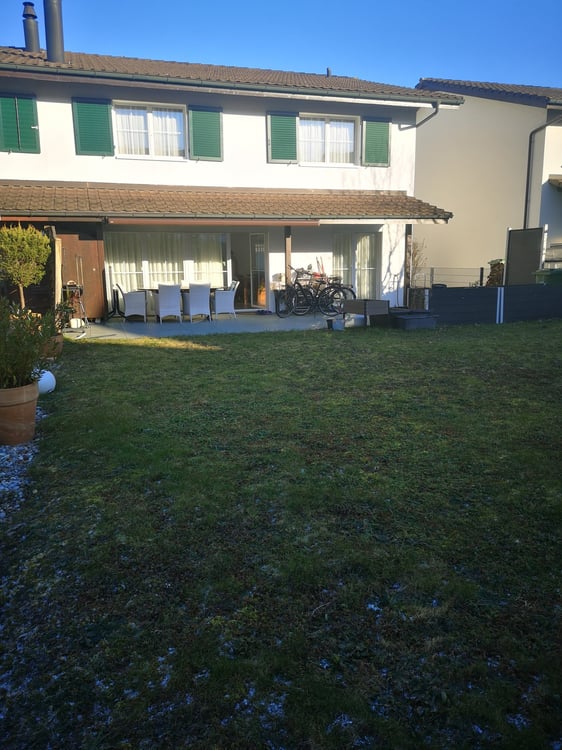 LICHTDURCHFLUTETER WOHNTRAUM MIT GARTEN & EINSTELLHALLENPLATZ 1