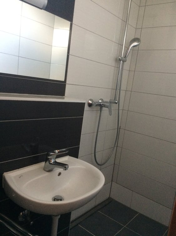 Sehr grosszügige 6 Zimmerwohnung 5