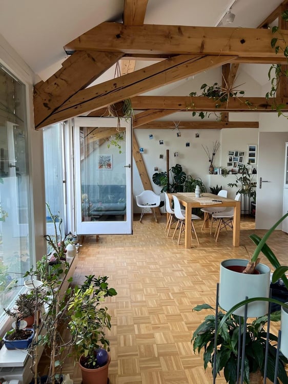 grosszügige 1.5 Zimmer Altbauwohnung im Dachgeschoss mit Dachterrasse 3