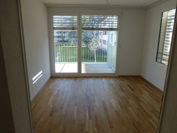 Moderne 3.5-Zimmer-Wohnung mit 2 Balkone in Liebefeld 4