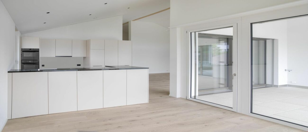 Exclusive attic apartment with unique lake and mountain views