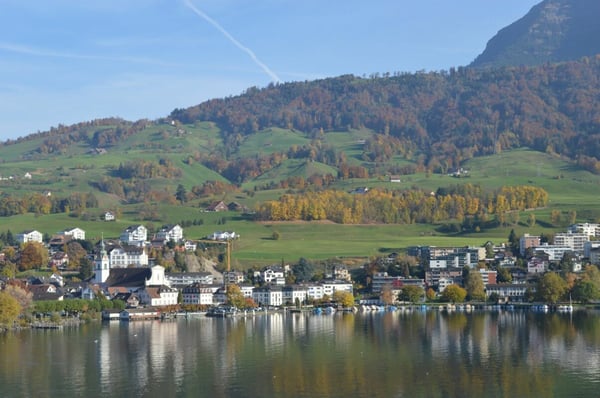 5.5-Zimmerwohnung mit tollem Ausblick auf See und Berge