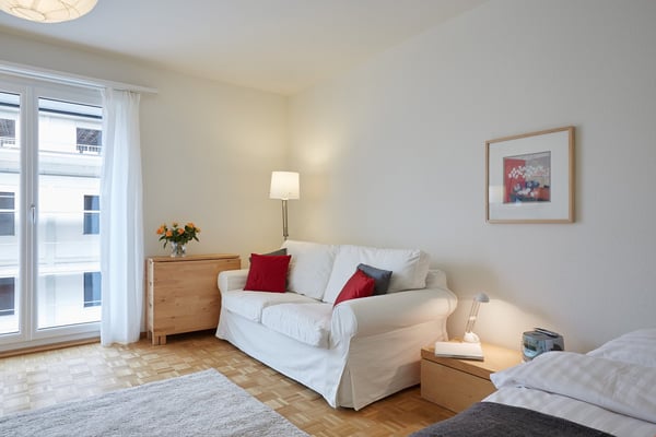 Light apartment within 2 minutes walk of Spalenberg 1