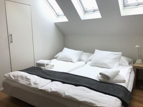 Light renovated very cosy two room apt, own washing facilities 5