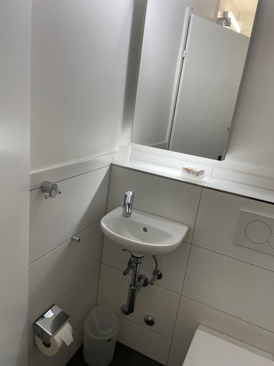 Top floor two bedroom apartment near Schüztenmatt Park 9