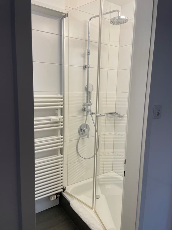 Top floor two bedroom apartment near Schüztenmatt Park 8