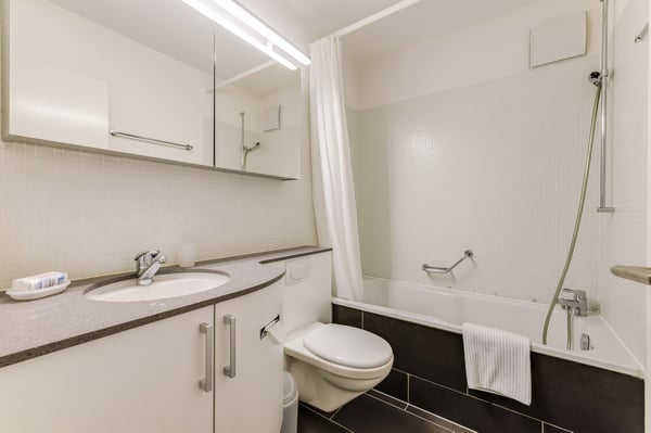 Light apartment with two bedroom near Historical Old City 11