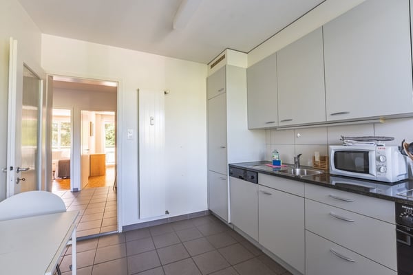 Light and quiet three room apartment in Gellert Area 4