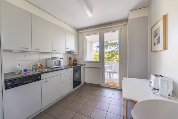 Light and quiet three room apartment in Gellert Area 3