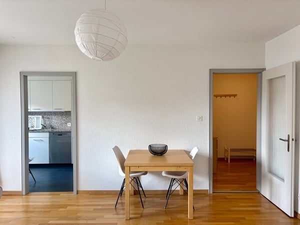 Lovely 2 room apartment with balcony 4