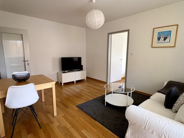 Lovely 2 room apartment with balcony 2