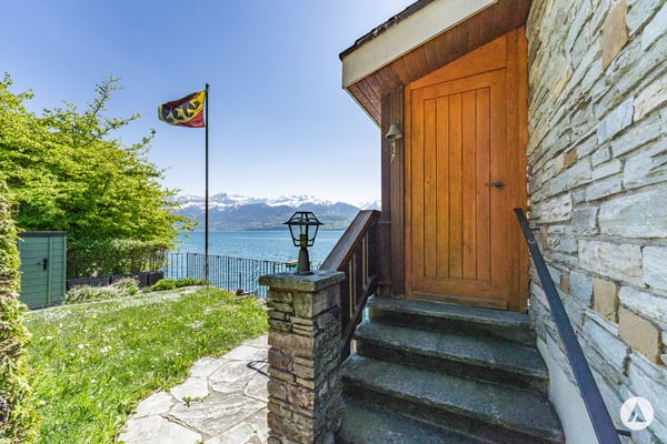 Seltene Gelegenheit: ein Bijou direkt am See 4