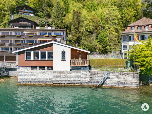 Seltene Gelegenheit: ein Bijou direkt am See 2