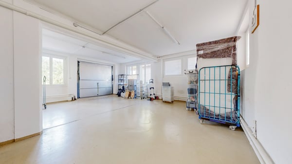 Gewerbefläche (150 m²) mit Laderampe 10