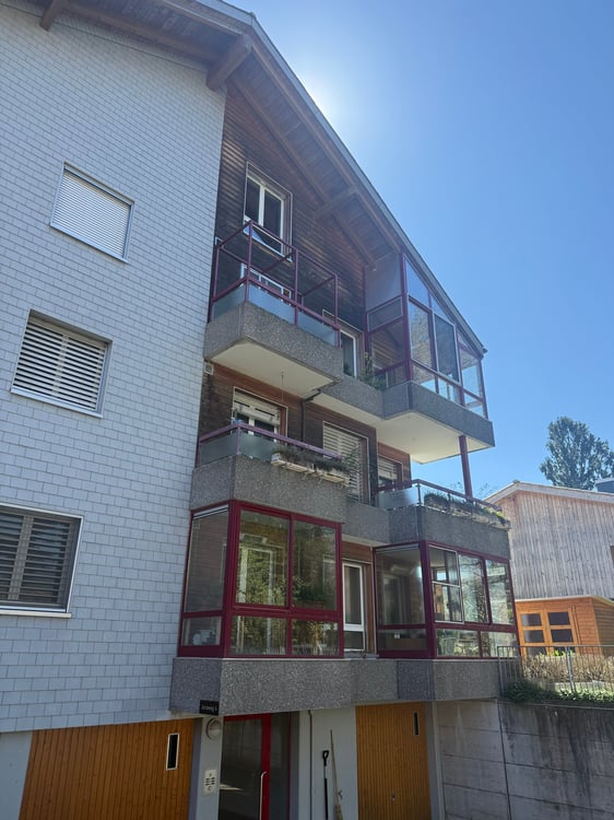 Helle und grosszügige 4.5-Zimmer-Galeriewohnung mit Balkon und Wintergarten 1