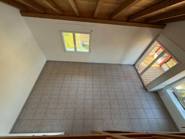 Helle 4.5 Zimmer-Galeriewohnung mit Wintergarten und Balkon 4