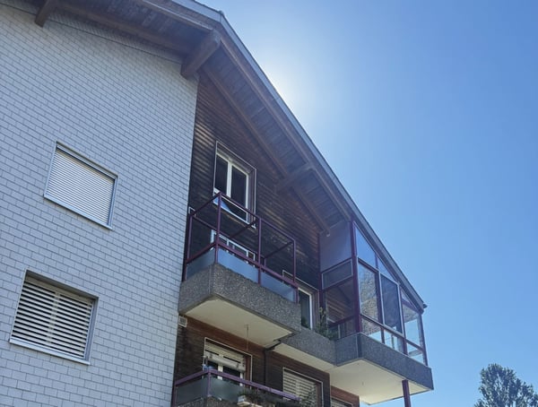 Helle 4.5 Zimmer-Galeriewohnung mit Wintergarten und Balkon 12