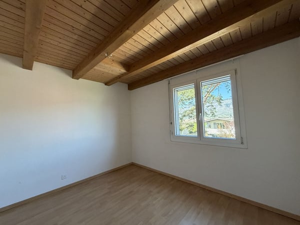 Helle 4.5 Zimmer-Galeriewohnung mit Wintergarten und Balkon 7
