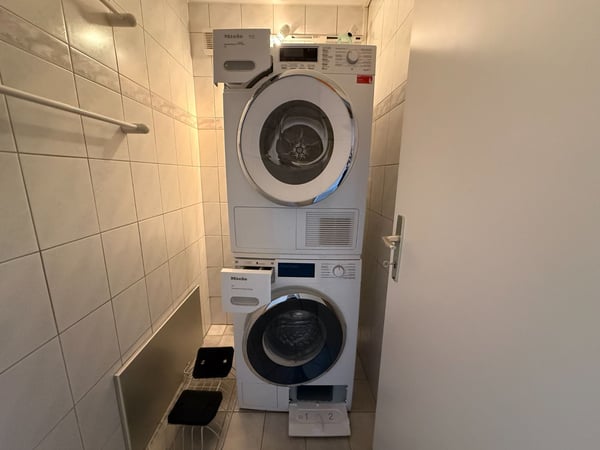 Helle 4.5 Zimmer-Galeriewohnung mit Wintergarten und Balkon 6