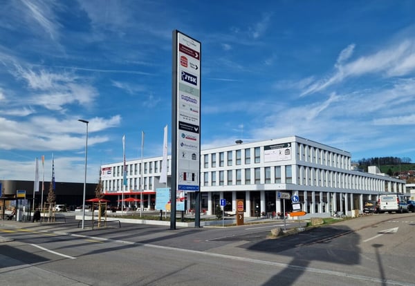 Ausgebaute Praxis- und Dienstleistungsflächen im Rietbach Center 1