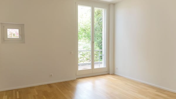 Renovierte Wohnung mit Cheminée, 2 Terrassen und Ziergarten - Bruderholz 9