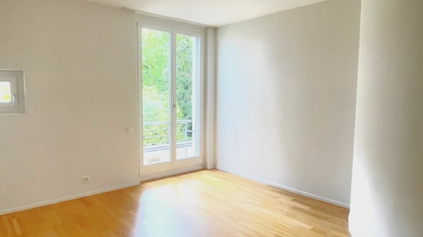Exklusive Gartenwohnung mit Cheminée & 2 Terrassen  - Bruderholz 5
