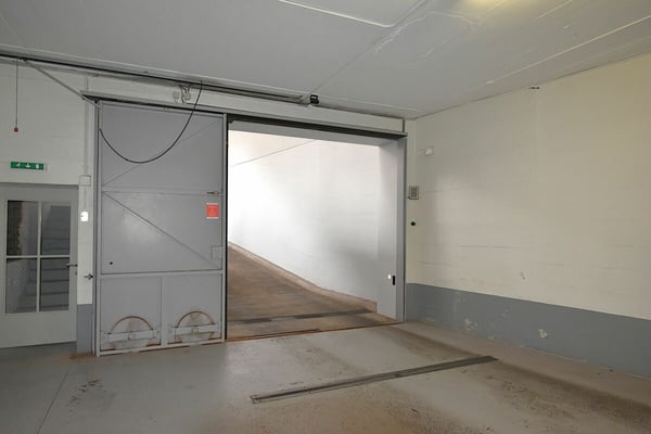 Einstellhallenparkplatz nähe Aeschenplatz zu vermieten 4