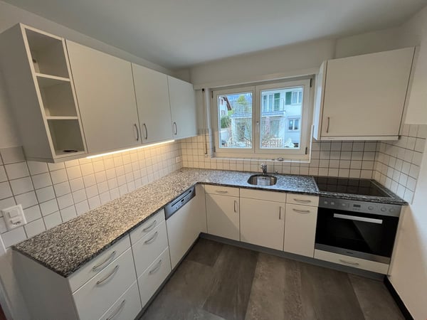 5 Zimmer-Doppelhaushälfte an ruhiger Lage in Feldbrunnen 4