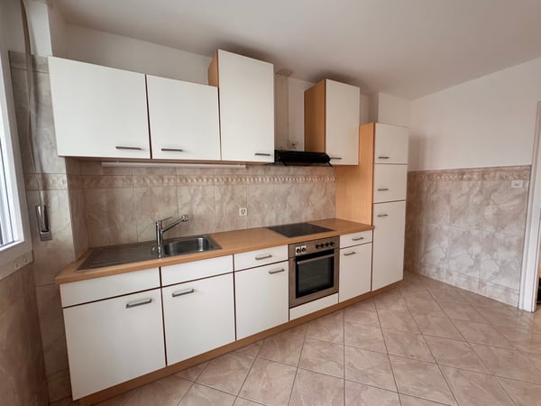 Charmante 2-Zimmer-Wohnung mit Balkon in Basel 8