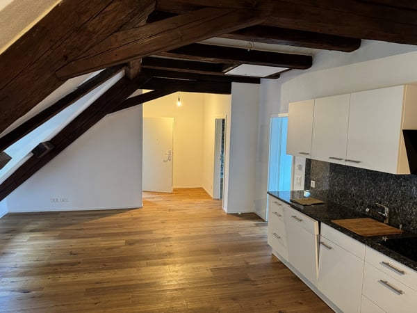3.5-Zimmer-Dachwohnung mit Aussicht - Wohnen im historischen Städtli Laufenburg 2