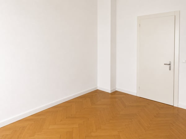Aussergewöhnliche 2-Zimmer-Wohnung mit Fischgratparkett und Balkon in Basel 5