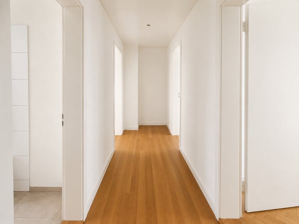 Aussergewöhnliche 2-Zimmer-Wohnung mit Fischgratparkett und Balkon in Basel 4