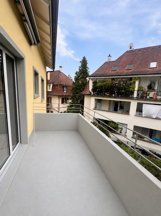 Gemütliche 2-Zimmer-Wohnung mit 2 Balkone in Basel 10