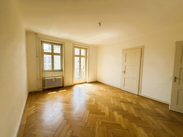 Charmante 4-Zimmer-Altbauwohnung mit Balkon in Basel St. Johann 2