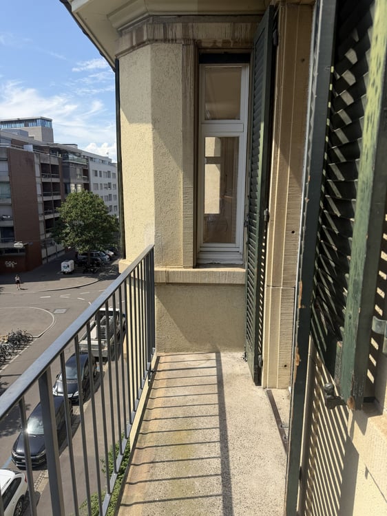 Charmante 4-Zimmer-Altbauwohnung mit Balkon in Basel St. Johann 4