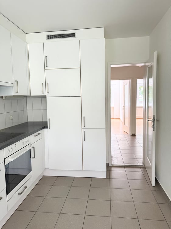 Charmante 3-Zimmer-Wohnung in Basel-Kleinhüningen 2