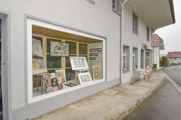 3 Familienhaus an ruhiger, sonniger Lage. Vermietet in gutem Zustand. 3