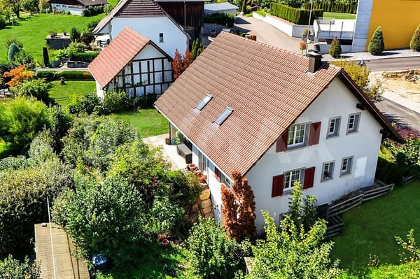 5½ Zimmer Einfamilienhaus mit Garage, Stall und Gewölbekeller  mit Erweiterungspotenzial