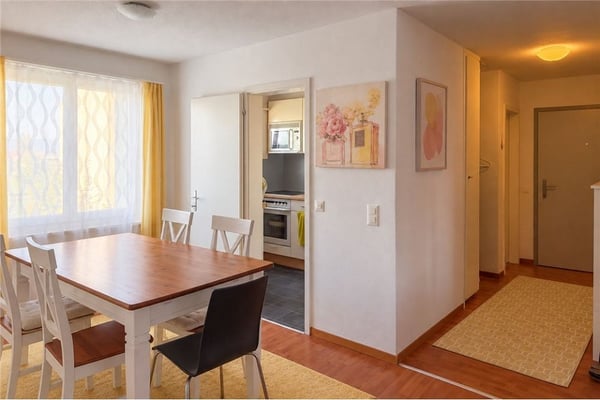 Gepflegtes Mehrfamilienhaus mit drei 2½ und sechs 3½ Zimmer Wohnungen 10