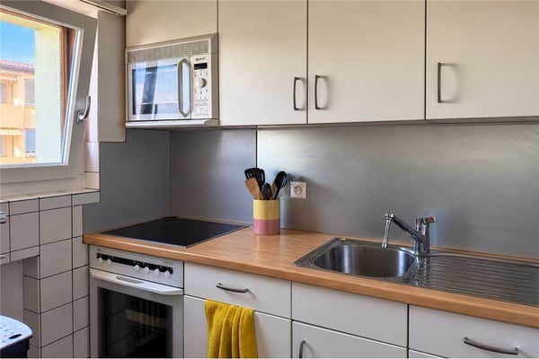 Gepflegtes Mehrfamilienhaus mit drei 2½ und sechs 3½ Zimmer Wohnungen 11
