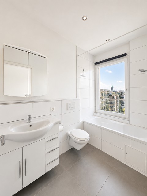 Moderne 1-Zimmer-Dachwohnung mit Balkon und Aussicht in Basel 9