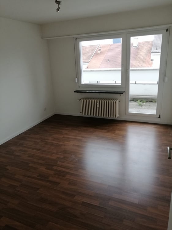 Moderne 3.5-Zimmer-Dachwohnung mit Balkon in Basel 3