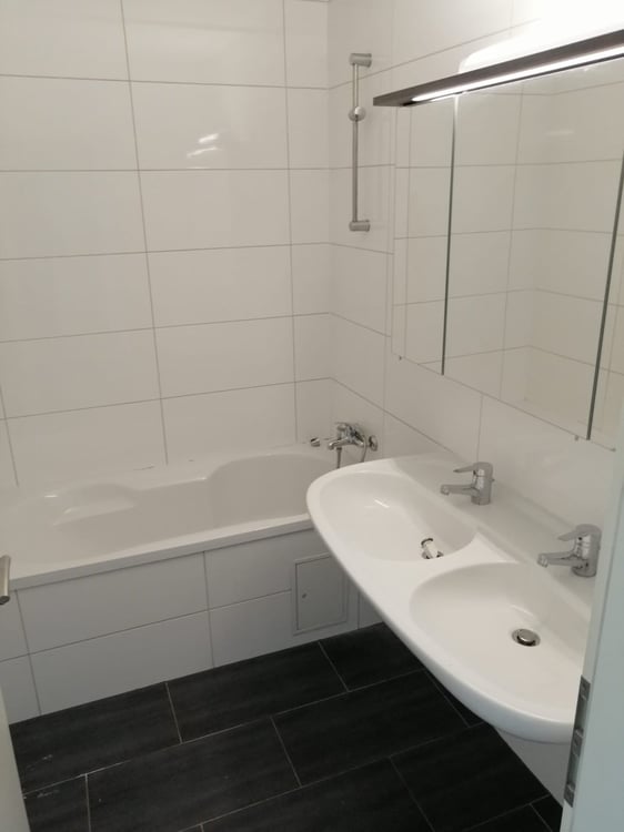 Moderne 3.5-Zimmer-Dachwohnung mit Balkon in Basel 8