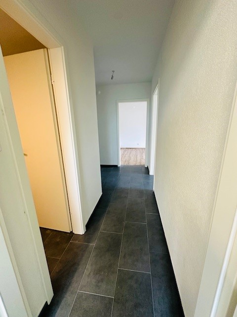 Helle, renovierte 3.5-Zimmerwohnung mit Balkon per sofort in Münchenstein zu vermieten 10