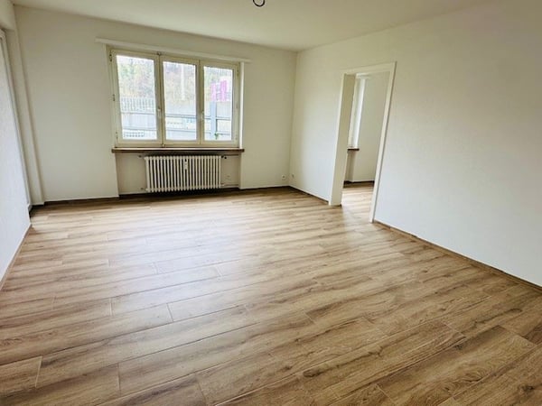 Helle, renovierte 3.5-Zimmerwohnung mit Balkon per sofort in Münchenstein zu vermieten 3